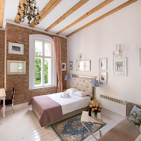 White Provance Apartment Torun Exterior photo